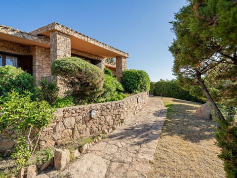 Villa mit privatem Garten und Meerblick