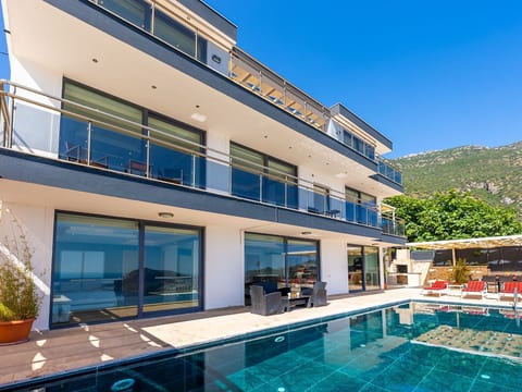 Villa mit Traum-Meerblick für 12 Personen