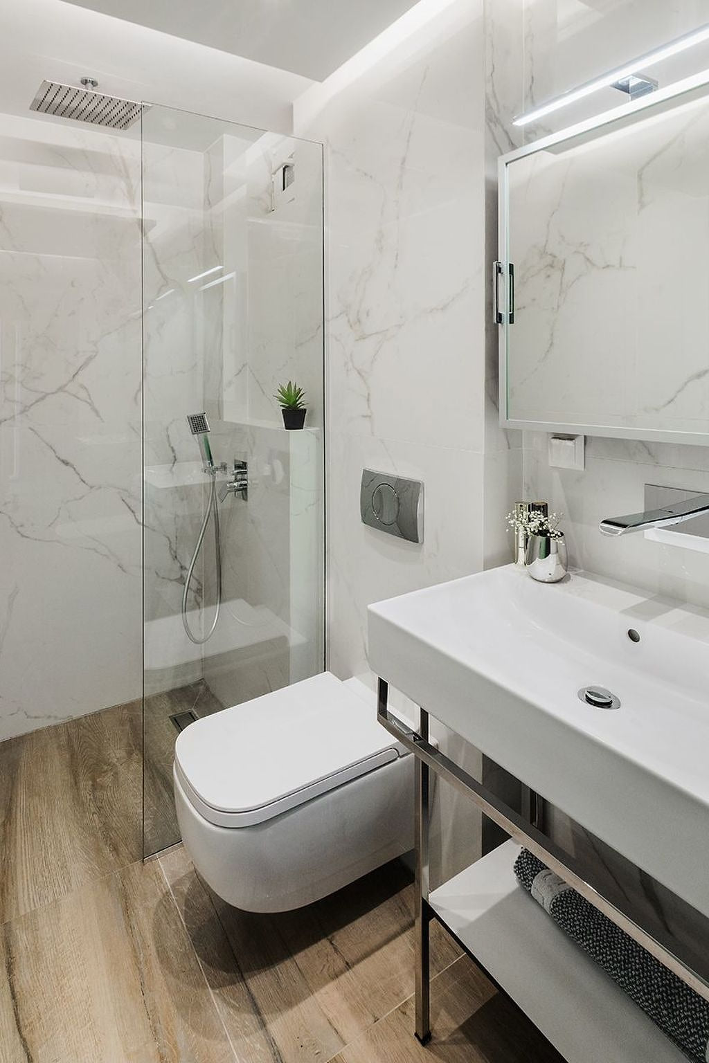 in Pallini mit Eigener Terrasse