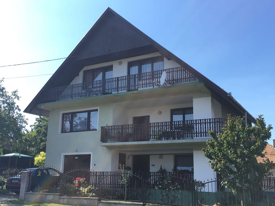 Wohnung in Fonyód mit Grill, Garten und Terrasse - Fonyód