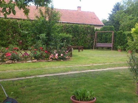 Wohnung in Fonyód mit Grill, Garten und Terrasse