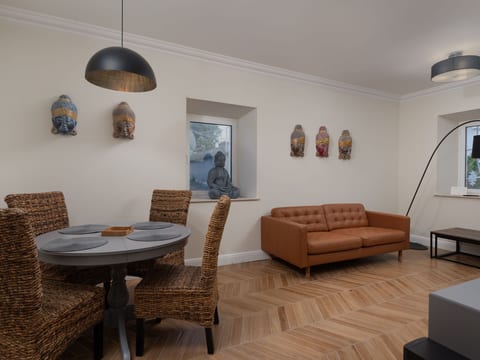 Suartini Viganj mit einem Jakuzzi