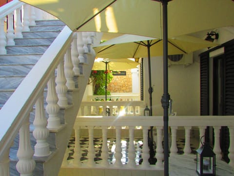 Castellino Dreifach-Studio