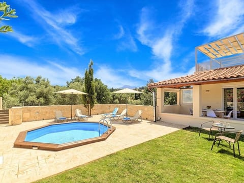 Charmantes Ferienhaus in Lappei mit Privatem Pool