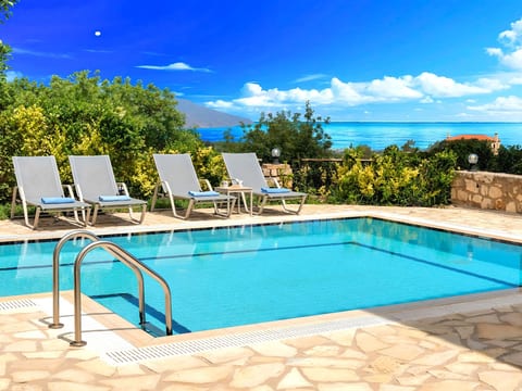 Nettes Ferienhaus in Georgioupoli mit Garten, Grill und Terrasse und Panoramabl