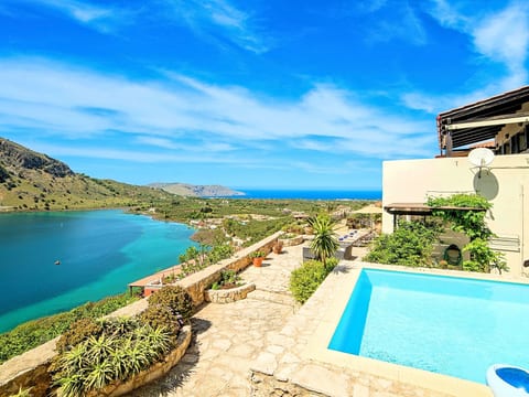 Ferienvilla "Du Lac Omega" mit privatem Pool
