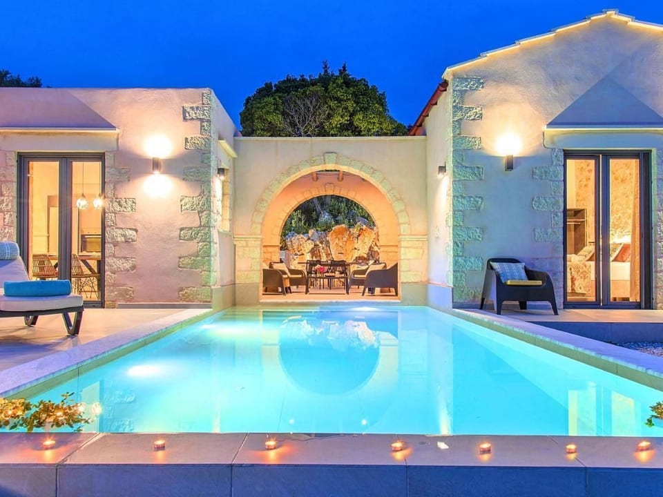 Villa Vardis mit beheiztem Pool - Georgioupoli