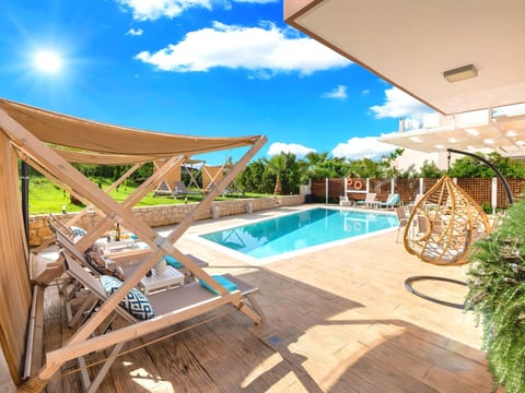 Ferienvilla "Allas" mit beheiztem Pool