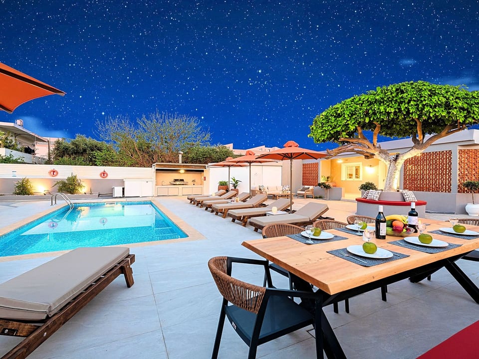 mit Privatpool für 24 Personen in Paralia Kourna, Kreta - Georgioupoli