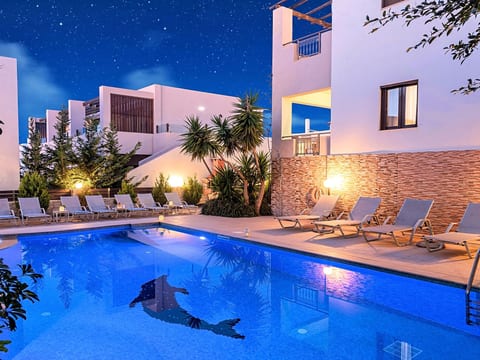 in Kournas mit Privatem Pool