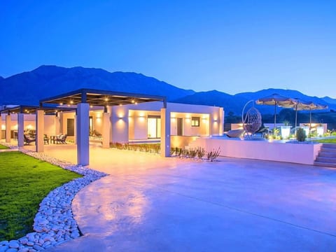 in Georgioupoli mit Garten, Whirlpool und Terrasse
