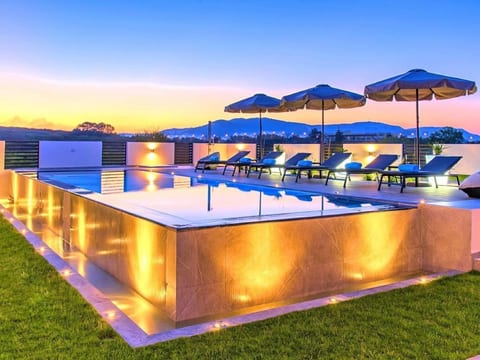 in Georgioupoli mit Garten, Whirlpool und Terrasse