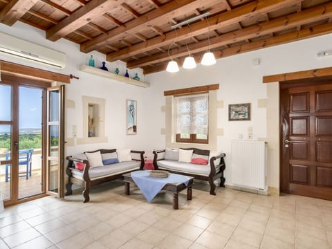 Villa "Arodamos" mit Garten, Grill und Terrasse