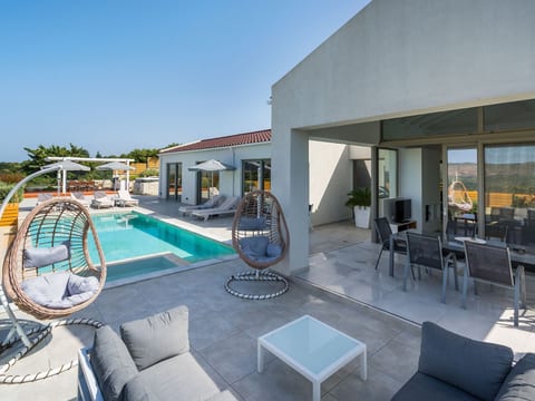 Villa White Harmony 6km vom Strand entfernt mit