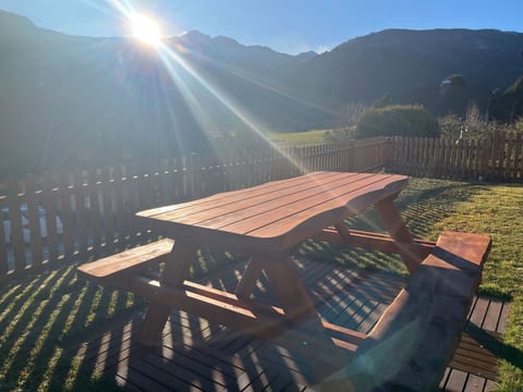 Wohl eingerichtete Wohnung mit eigenem Balkon