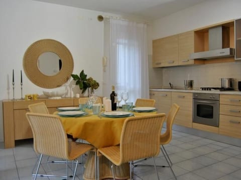 mit Balkon