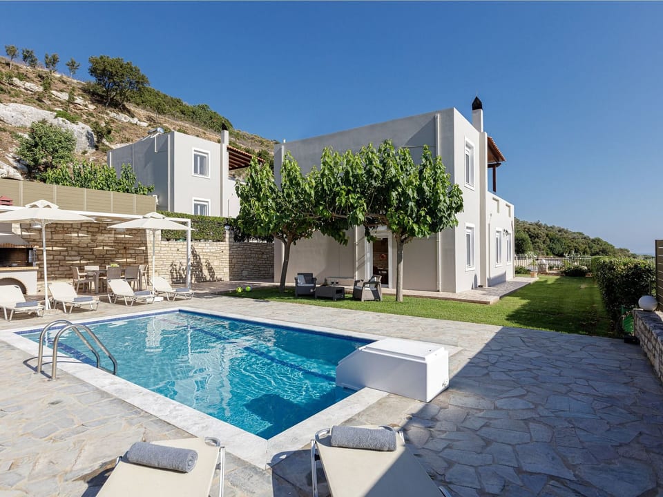 Familienvilla mit Pool und Tischtennisplatte - Adele