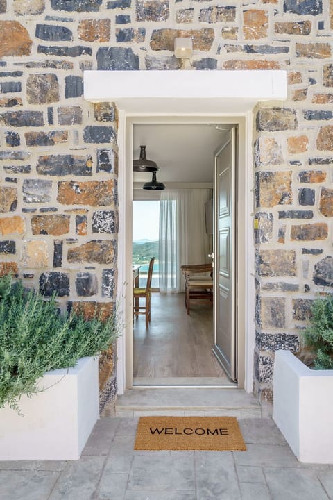 Neue Villa mit privatem Pool und BBQ, 2.5km zum Strand