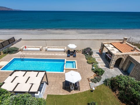 Villa am Strand mit privatem Pool und Tischtenni