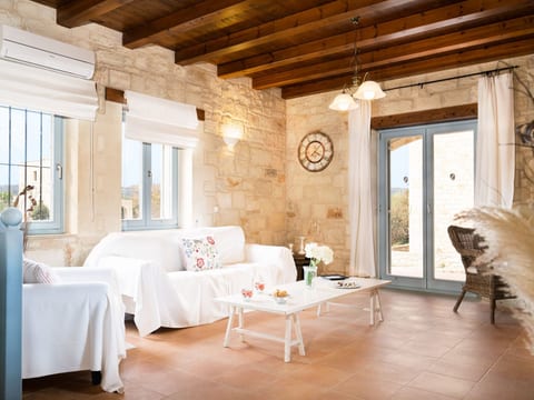 Villa am Strand mit privatem Pool und Tischtenni