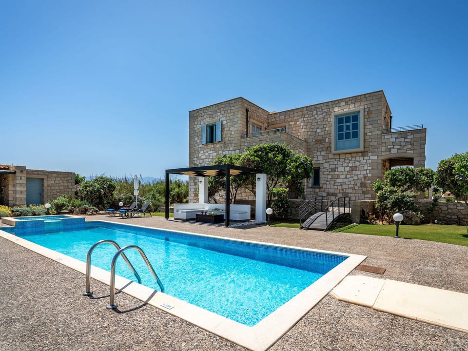 Villa am Strand mit privatem Pool und Tischtenni - Ravdoucha