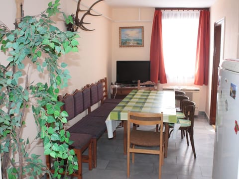 Schön eingerichtetes Appartement für 10 Personen
