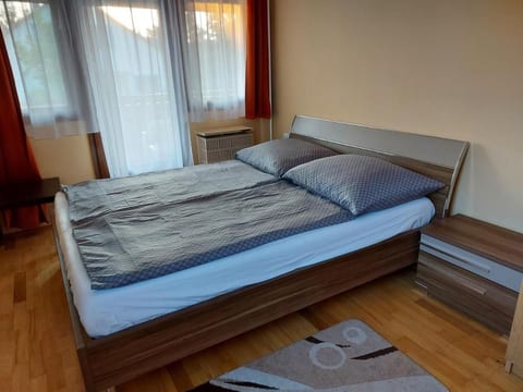Schön eingerichtetes Appartement für 10 Personen