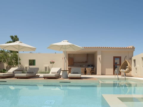 Neu renovierte Familienvilla mit privatem Pool B