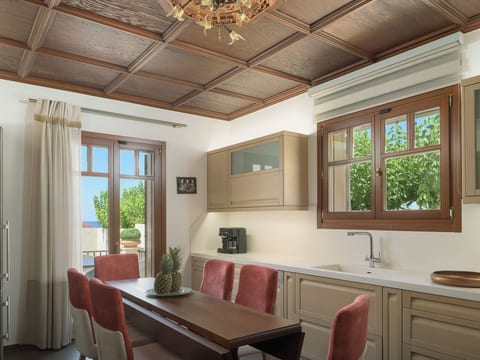 Neu renovierte Familienvilla mit privatem Pool B