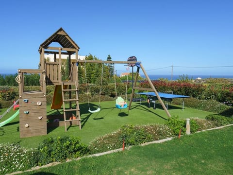 Lux-Villa mit Innen- und Außenpool, BBQ und Fitn