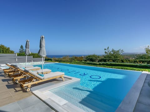 Lux-Villa mit Innen- und Außenpool, BBQ und Fitn