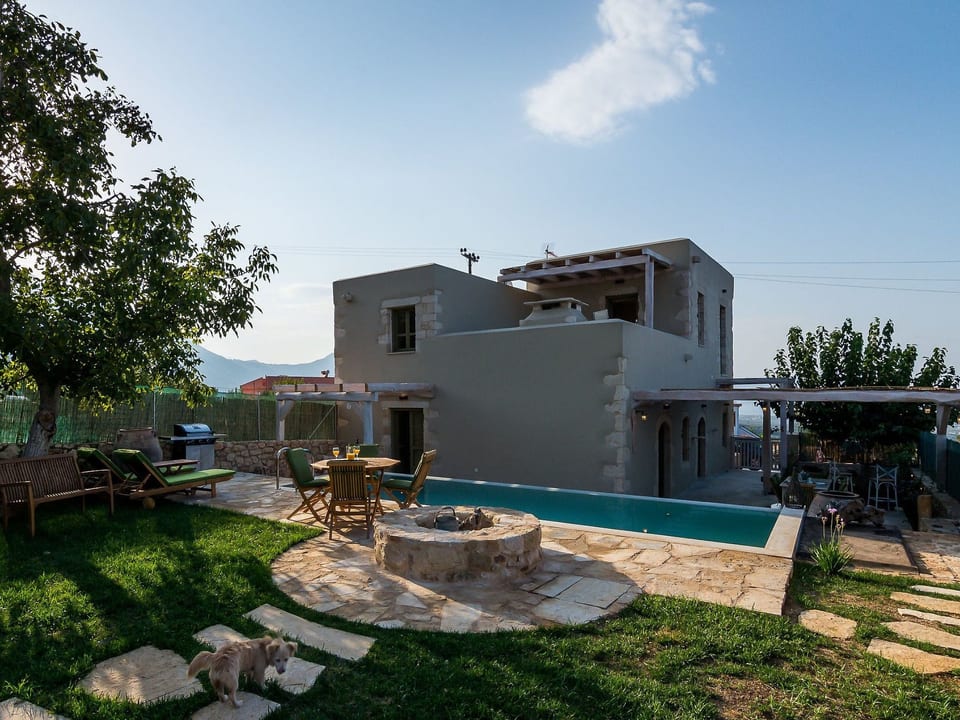 Villa tradicional, piscina privada, 5 km a la playa - Georgioupoli