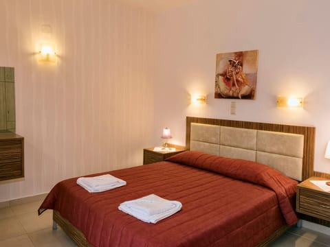 Familienvilla mit privatem Pool, Spielplatz und