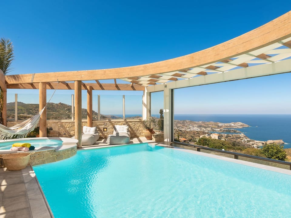 Luxurious property with sea view and heated infinity pool - Agia Pelagia