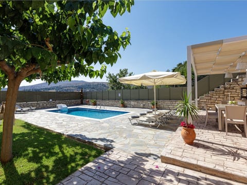 Ruhige Villa mit privatem Pool, BBQ und Kinderbe