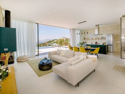 Neue einzigartige Villa mit atemberaubender Auss