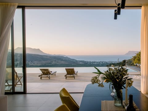 Neue einzigartige Villa mit atemberaubender Auss