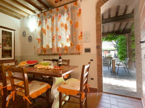 Wohnung 'Girasole Canale' mit Schwimmbad