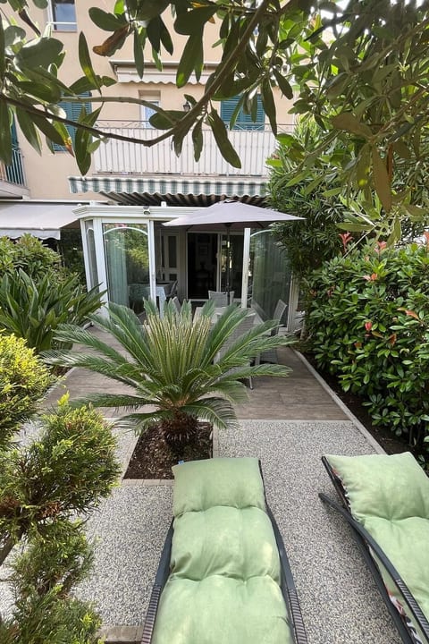 Côte d'Azur in Port Fréjus Rez de Jardin 65m2