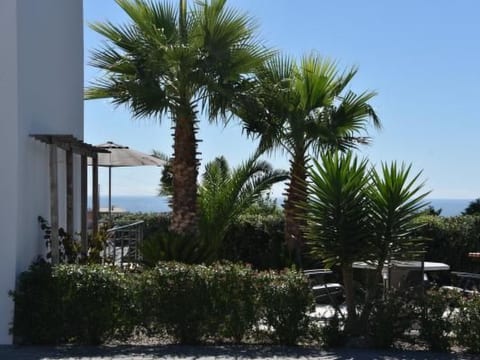 Moderne Villa mit privatem Pool und Meerblick