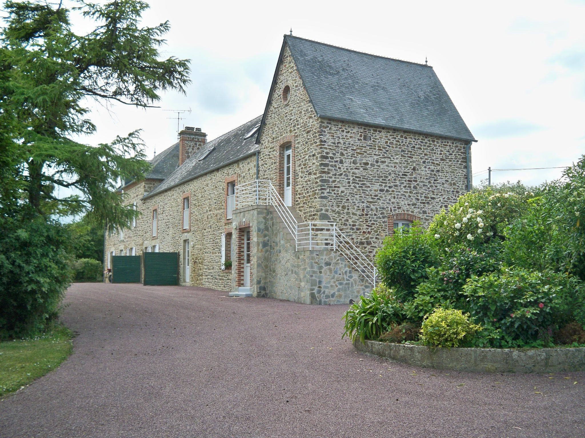 LES CHARMILLES