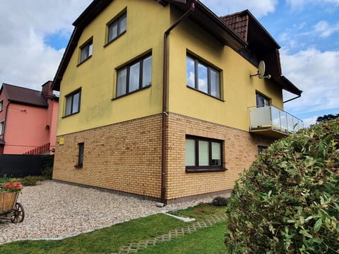 Appartement in Żarnowska mit Großem Garten