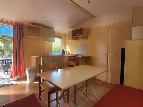 Mobilheim mit Terrasse
