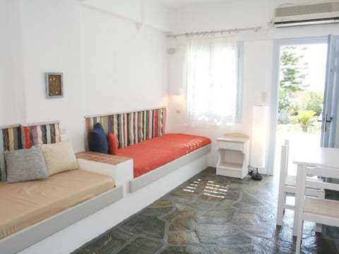 Exklusives Garten-Appartment in Paros