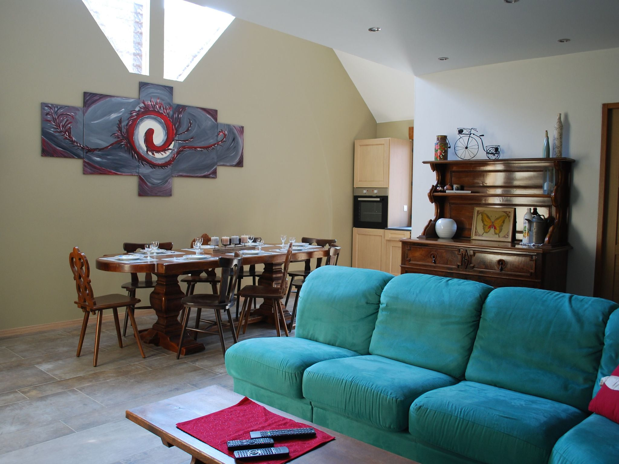 mit Gemeinschaftsgarten und Grill