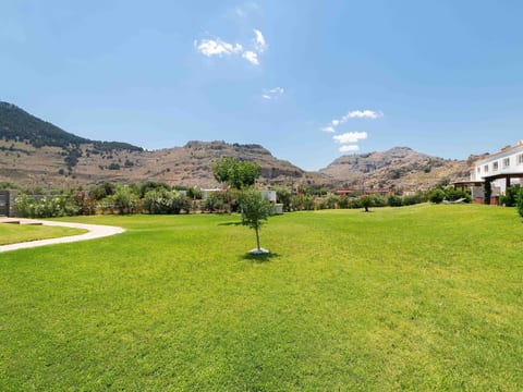 Haus in Kolympia mit Garten und Bergblick