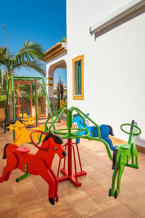Feriendorf "Riad Serpa Galé".