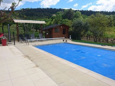 Haus auf dem Land in ruhiger Lage mit privatem Pool