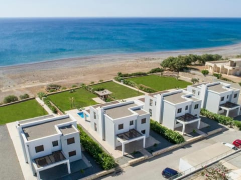 Villa am Strand mit privatem Pool