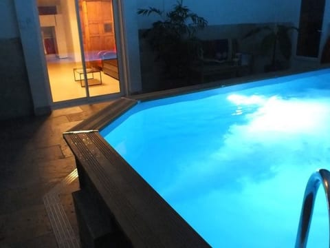 la petite maison sous les pinins-innenpool